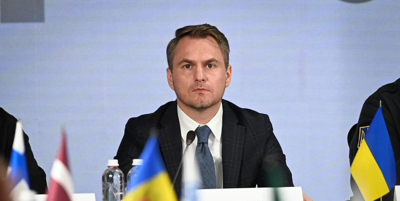 Генеральний прокурор Руслан Кравченко повідомив про перебування у закордонному відрядженні